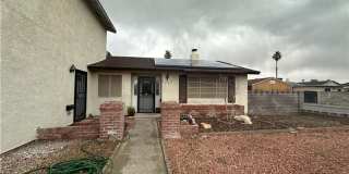 Cozy  Inviting Gallery 1