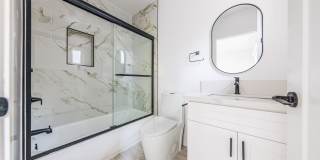 Massive Luxury 4 Beds with 2-3 Parking Spots Gallery 41