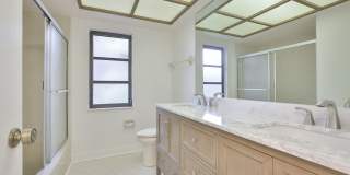 3 Beds 2 Baths Home with Jacuzzi & 2-Car Garage in Clearwater! Gallery 24