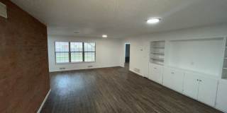 PRE-LEASING! AVAILABLE JUNE 15TH - 5 BED/3 BATH CENTRAL LBK Gallery 4