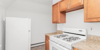 552 N Broadway Gallery 6