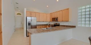 1225 E Magnolia Circle, Delray Beach, FL 33445 Gallery 1