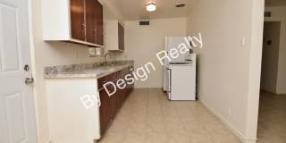 Midtown 2 Bed 1 Bath - A/C - Fenced Yard - Covered Parking Gallery 9