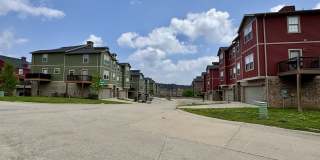 Nice 2 bedroom townhome close to I-49 Gallery 20