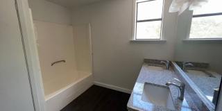 Cute 3-bedroom, 2-bath Gallery 10