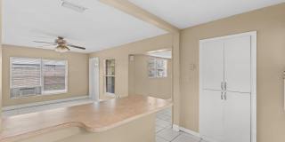 1833 Jackson Avenue Gallery 12