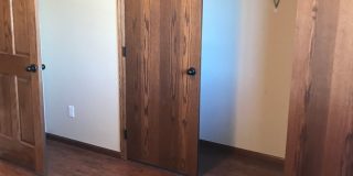 Beautiful West Side 3 Bed/2.5 Bath Townhome! Gallery 24