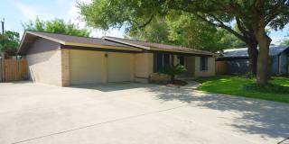 Updated Northeast Park Home Near Loop 410 - Realtor Commission: $500 Gallery 4