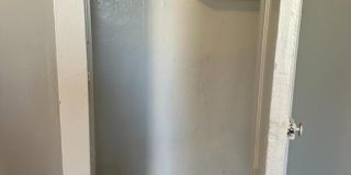 1192 YORKSHIP SQUARE Gallery 23