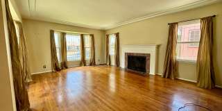 Charming House  with Large yard Gallery 8