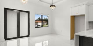 14 Truman Avenue Gallery 8
