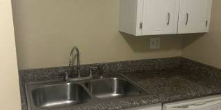 3 Bedroom Townhome Updated - Private Patio Gallery 8