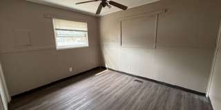 LARGE 4BR ONE LEVEL HOME WITH A GREAT FLOORPLAN.  TONS OF SPACE! Gallery 12