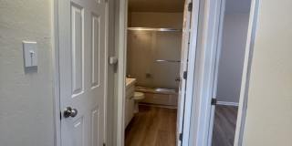 Wonderful Gated 2-Bedroom Downstairs Apartment Gallery 10