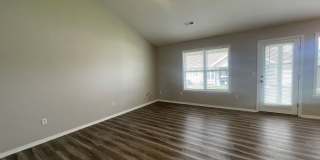 Updated 3 Bedroom Patio Home with 2 Car Garage Gallery 1