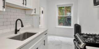 5038-5041 North Sheridan Rd. Gallery 3