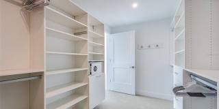 15 AVALON Street Gallery 17