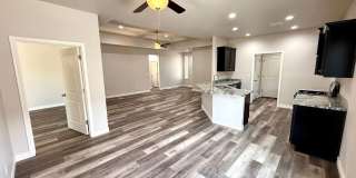Gorgeous 2025 Built 3 Bedroom 2 Bath Home! Gallery 11