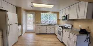 Nice Condo 2 Bedroom 1 Bath Off Street Parking in Great Area Valljeo Gallery 1