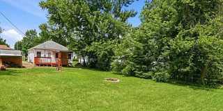 $1,200 | 1 Bedroom 1 Bath | Slab | W&D |Central A/C| Back deck| Large yard Gallery 16