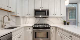 111 S Sixth Street Gallery 16