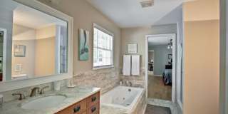 FURNISHED: Modern 6 Bdrm (7 beds) Home with BBQ, Foosball, HotTub & Private Pool - Close To Airport&Downtown Gallery 24