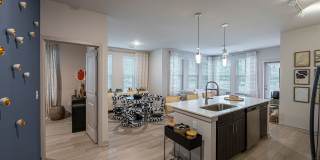 The Tristan Gallery 27