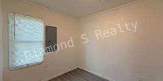 Adorable 2 Bed/1 Bath Home Gallery 8