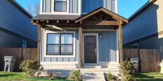 3 Bedroom/2 Bathroom Townhouse • Southside Gallery 1