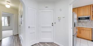 Bright Corner Home with Family Room, Yard & Laundry in Prime Sunset Location! Gallery 8