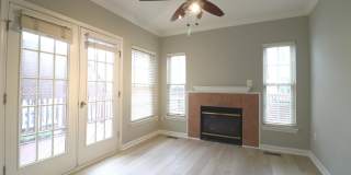 43673 SCARLET Square Gallery 9