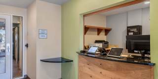 Colorado Springs - Airport Gallery 8