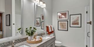 Ablon at Harbor Village Gallery 8