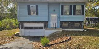 3 bedroom 1.5 bathroom home Gallery 1