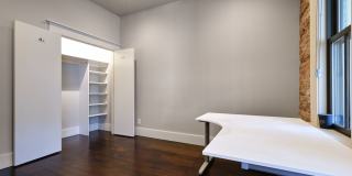 Furnished 2 Bdrm/2 Bath Condo in the Heart of Downtown Ashland! Gallery 12