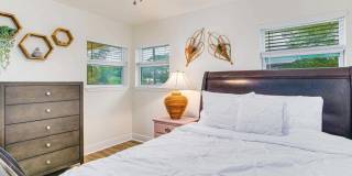 814 W Gonzalez St Gallery 12