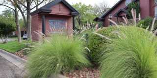 31 STRATFORD HALL Circle Gallery 2