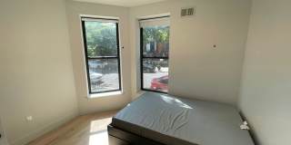 527 Monroe Street Gallery 18