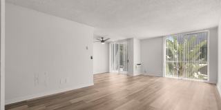 8011 W. Romaine Street Gallery 15