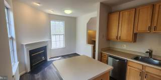 45512 LAKEMONT Square Gallery 7