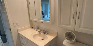 Fully furnished 1 bedroom w/ parking near Hawaii Convention Center, Ala Moana Shopping Center and Beach Park! Gallery 14
