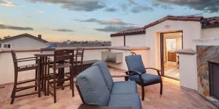 Newport Beach Balboa Peninsula Beach House with Rooftop Deck | Weekly & 30+ Night Stays Gallery 7