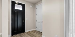 5-bedroom, 3-bedroom single family home! Gallery 8