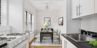 634-42 West Cornelia Gallery 22