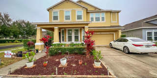 Exquisite Retreat: Luxury Living in Waterside Pointe Gallery 1