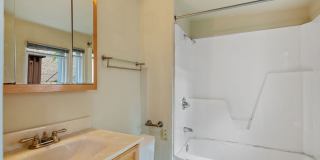 Three Bedroom Graduate Hospital Home with Roof Deck! Gallery 15