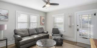 Beautifully Fully-Furnished Duplex in Old Town Gallery 6