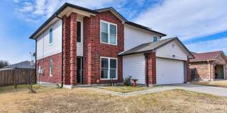2-Story 3 Bedroom, 3 Bathroom Home with Solar Panels!!! Gallery 6
