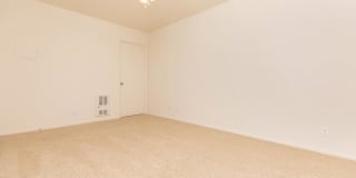 Highland Creek Apartment Homes Gallery 25