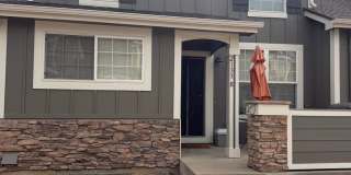 2 Bedroom Townhome with Community Pool Gallery 1